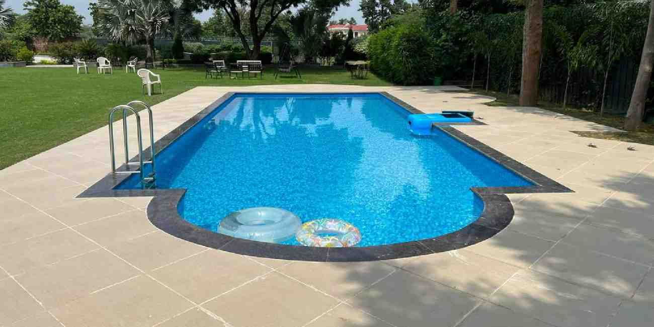 Pool Manufacturers